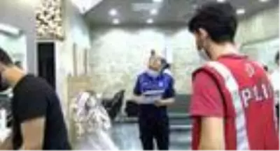 Son dakika! Şişli'de berber ve kuaförlerde koronavirüs denetimi Son dakika! Şişli'de berber ve kuaförlerde koronavirüs denetimi