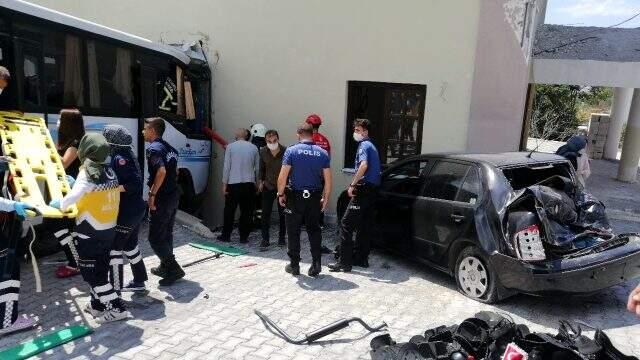 Son dakika: Kocaeli'de jandarmaları taşıyan midibüs ile otomobil çarpıştı! Çok sayıda yaralı var Son dakika: Kocaeli'de jandarmaları taşıyan midibüs ile otomobil çarpıştı! Çok sayıda yaralı var