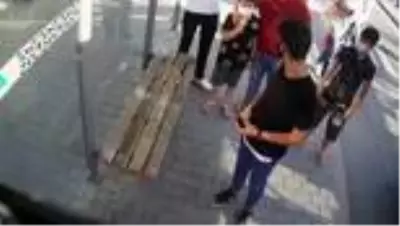 Türkiye'de bir ilk: Konya'da duraklarda koronavirüse canlı takipli önlem Türkiye'de bir ilk: Konya'da duraklarda koronavirüse canlı takipli önlem