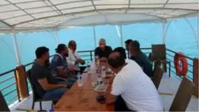 Yeşil sahalardan mavi sulara yolculuk ettiler Yeşil sahalardan mavi sulara yolculuk ettiler
