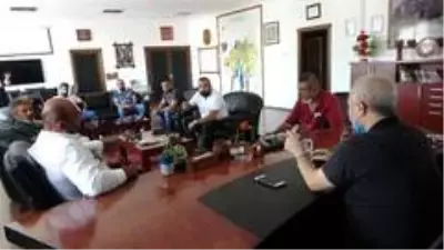 Yeşil sahalardan mavi sulara yolculuk ettiler Yeşil sahalardan mavi sulara yolculuk ettiler