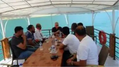Yeşil sahalardan mavi sulara yolculuk ettiler Yeşil sahalardan mavi sulara yolculuk ettiler