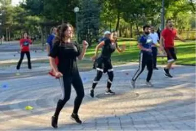 Yıldırımlılar sabah sporuyla sağlıklı yaşıyor Yıldırımlılar sabah sporuyla sağlıklı yaşıyor