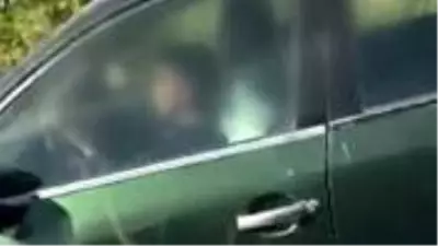 10 yaşındaki çocuğu otomobili kullanırken gören sürücüler şaşıp kaldı 10 yaşındaki çocuğu otomobili kullanırken gören sürücüler şaşıp kaldı