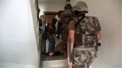 Son dakika haberi... Adana'da organize şube şafak vakti birçok adrese operasyon düzenlendi Son dakika haberi... Adana'da organize şube şafak vakti birçok adrese operasyon düzenlendi