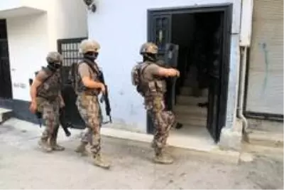 Son dakika haberi... Adana'da organize şube şafak vakti birçok adrese operasyon düzenlendi Son dakika haberi... Adana'da organize şube şafak vakti birçok adrese operasyon düzenlendi