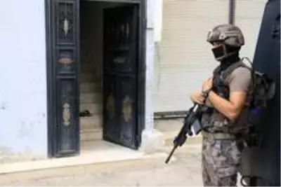 Son dakika haberi... Adana'da organize şube şafak vakti birçok adrese operasyon düzenlendi Son dakika haberi... Adana'da organize şube şafak vakti birçok adrese operasyon düzenlendi