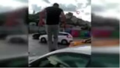 Son Dakika: Alibeyköy'de kadın sürücüye yaşatılan dehşet anları kamerada Son Dakika: Alibeyköy'de kadın sürücüye yaşatılan dehşet anları kamerada