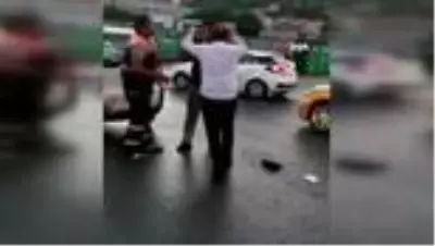 Son Dakika: Alibeyköy'de kadın sürücüye yaşatılan dehşet anları kamerada Son Dakika: Alibeyköy'de kadın sürücüye yaşatılan dehşet anları kamerada