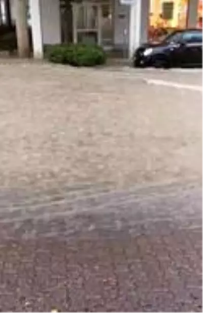 Almanya'da çöl sıcaklarının ardından şiddetli yağış başladı Almanya'da çöl sıcaklarının ardından şiddetli yağış başladı