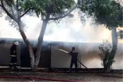 Son Dakika: Antalya'da kullanılmayan iş yerindeki yangın korkuttu Son Dakika: Antalya'da kullanılmayan iş yerindeki yangın korkuttu