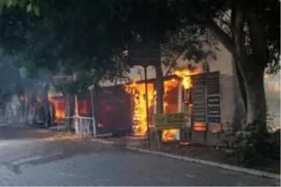 Son Dakika: Antalya'da kullanılmayan iş yerindeki yangın korkuttu Son Dakika: Antalya'da kullanılmayan iş yerindeki yangın korkuttu