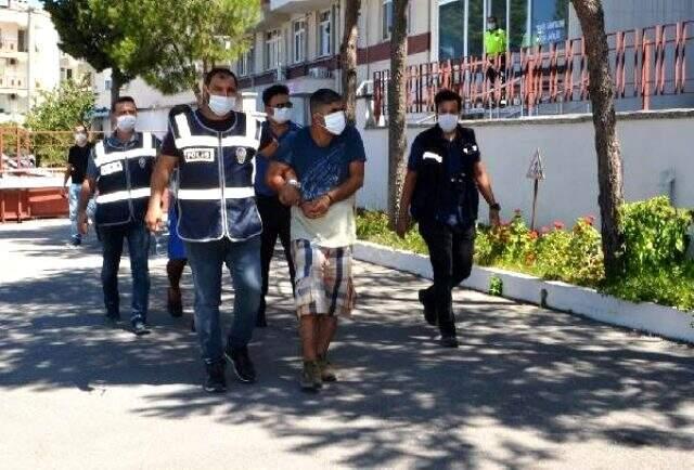 Balıkesir'de plajlara dadanan 5 kişilik hırsızlık çetesi çökertildi Balıkesir'de plajlara dadanan 5 kişilik hırsızlık çetesi çökertildi