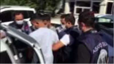 Son dakika haberi | BEYOĞLU'NDA TAKSİCİYİ GASP ETMEYE ÇALIŞAN 2 ŞÜPHELİ SUÇÜSTÜ YAKALANDI Son dakika haberi | BEYOĞLU'NDA TAKSİCİYİ GASP ETMEYE ÇALIŞAN 2 ŞÜPHELİ SUÇÜSTÜ YAKALANDI