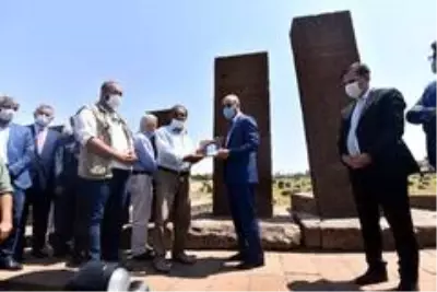 Bilal Erdoğan, Malazgirt Zaferi etkinlikleri öncesi Ahlat'ta Bilal Erdoğan, Malazgirt Zaferi etkinlikleri öncesi Ahlat'ta