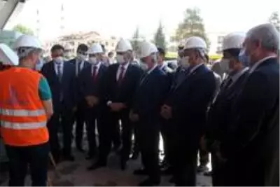 Binali Yıldırım, Erzincan'da yapımı devam kamu yatırımlarını inceledi Binali Yıldırım, Erzincan'da yapımı devam kamu yatırımlarını inceledi