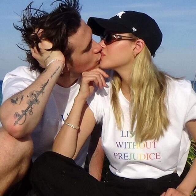 Brooklyn Beckham ve Nicola Peltz, 2021 sonbaharında çifte düğün yapacak ve 4 milyon euro harcayacaklar Brooklyn Beckham ve Nicola Peltz, 2021 sonbaharında çifte düğün yapacak ve 4 milyon euro harcayacaklar