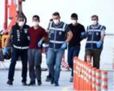 Son dakika haber... 'Çekin, çekin para kazanın' diyen gaspçı 2 kardeş, tutuklandı Son dakika haber... 'Çekin, çekin para kazanın' diyen gaspçı 2 kardeş, tutuklandı