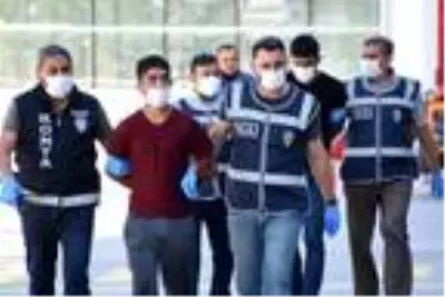 Son dakika haber... 'Çekin, çekin para kazanın' diyen gaspçı 2 kardeş, tutuklandı Son dakika haber... 'Çekin, çekin para kazanın' diyen gaspçı 2 kardeş, tutuklandı