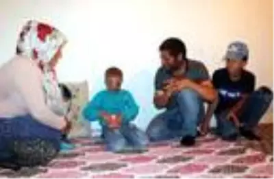 Cilt kanseri Salih'in yüzü ilk kez güldü Cilt kanseri Salih'in yüzü ilk kez güldü