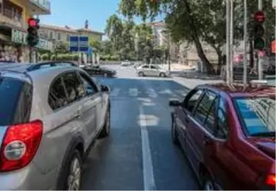 Denizli'de trafik ışıklarıyla 'Maskeni Tak' çağrısı Denizli'de trafik ışıklarıyla 'Maskeni Tak' çağrısı