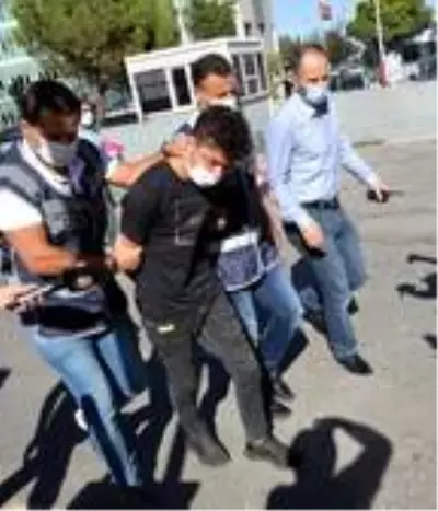Son dakika haberi! Erkek arkadaşının evinin penceresinden düşen Duygu, hayatını kaybetti (5) Son dakika haberi! Erkek arkadaşının evinin penceresinden düşen Duygu, hayatını kaybetti (5)