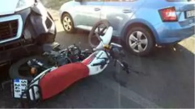 Son dakika haber! Feci kaza: Motosikletli kurye minibüse çarpıp otomobilin camına uçtu Son dakika haber! Feci kaza: Motosikletli kurye minibüse çarpıp otomobilin camına uçtu