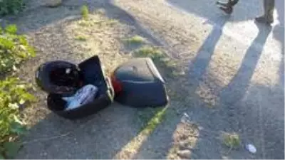 Son dakika haber! Feci kaza: Motosikletli kurye minibüse çarpıp otomobilin camına uçtu Son dakika haber! Feci kaza: Motosikletli kurye minibüse çarpıp otomobilin camına uçtu