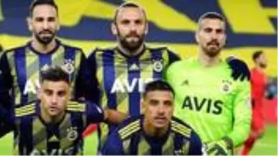 Fenerbahçeli Deniz Türüç ile kaleci Harun Tekin Kasımpaşa yolunda Fenerbahçeli Deniz Türüç ile kaleci Harun Tekin Kasımpaşa yolunda