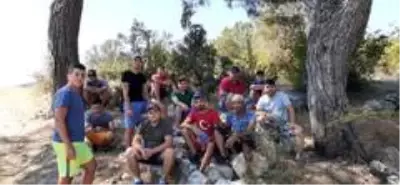 Hazırladıkları Survivor parkurunda hem yarışıyor hem eğleniyorlar Hazırladıkları Survivor parkurunda hem yarışıyor hem eğleniyorlar