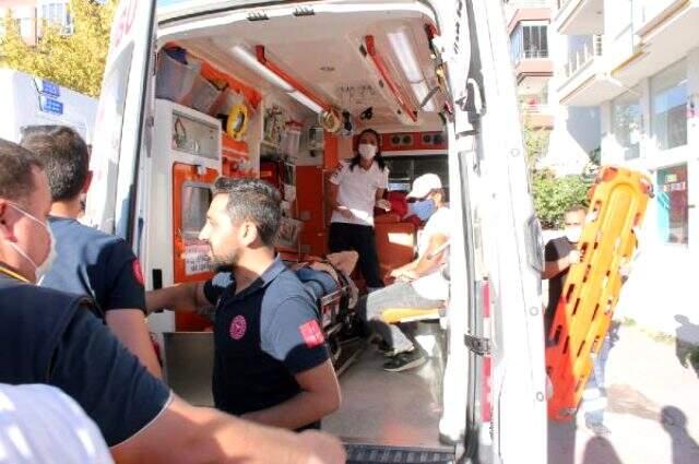 İşçileri taşıyan servis minibüsü ile otomobil çarpıştı: 12 kişi yaralandı İşçileri taşıyan servis minibüsü ile otomobil çarpıştı: 12 kişi yaralandı