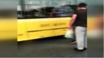 Son Dakika | İSTANBUL-ALİBEYKÖY'DE TRAFİKTE KADINA SALDIRAN ŞÜPHELİ GÖZALTINA ALINDI Son Dakika | İSTANBUL-ALİBEYKÖY'DE TRAFİKTE KADINA SALDIRAN ŞÜPHELİ GÖZALTINA ALINDI