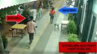 Son dakika haberleri! Kapkaç şüphelisi önce kameraya sonra polise yakalandı Son dakika haberleri! Kapkaç şüphelisi önce kameraya sonra polise yakalandı