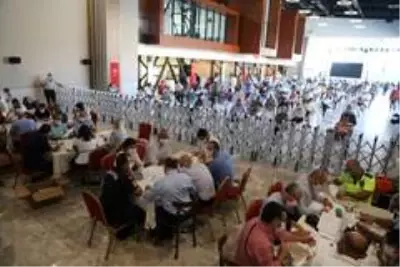 Kocaeli'de P plaka ihalesine yoğun katılım Kocaeli'de P plaka ihalesine yoğun katılım