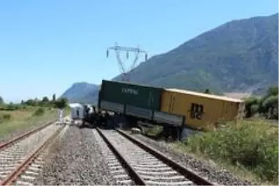 Son dakika 3. sayfa: Manisa'da 3 gün içerisinde aynı yerde ikinci kaza Son dakika 3. sayfa: Manisa'da 3 gün içerisinde aynı yerde ikinci kaza