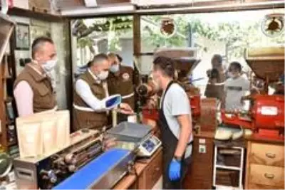 Manisa'da geniş kapsamlı korona virüs denetimi gerçekleştirildi Manisa'da geniş kapsamlı korona virüs denetimi gerçekleştirildi