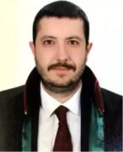 Talihsiz kadın, mazgal kapağındaki kırık nedeniyle bacağından oluyordu Talihsiz kadın, mazgal kapağındaki kırık nedeniyle bacağından oluyordu