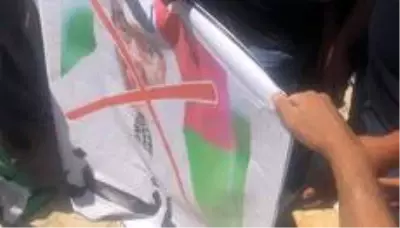Mescid-i Aksa'da İsrail-BAE anlaşması protesto edildi Mescid-i Aksa'da İsrail-BAE anlaşması protesto edildi
