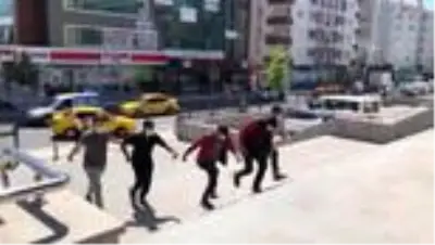 Mobilya mağazalarından hırsızlık yapan 3 şüpheli tutuklandı Mobilya mağazalarından hırsızlık yapan 3 şüpheli tutuklandı