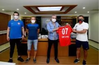 Muratpaşa'dan Antalyaspor'a destek sürüyor Muratpaşa'dan Antalyaspor'a destek sürüyor