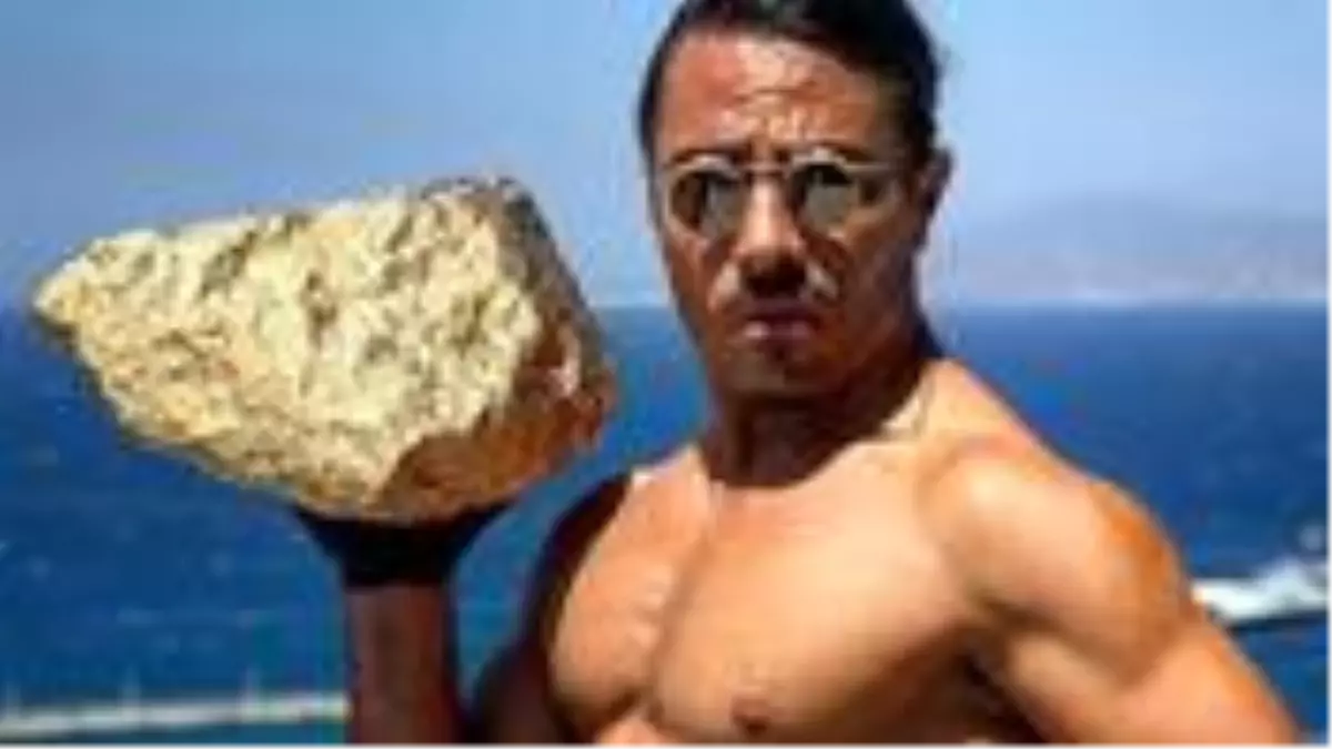 Nusret'in taşına ilgi çok ama almak isteyen yok! Şimdi de altınla kaplatıp fiyatı da iki katına çıkardı