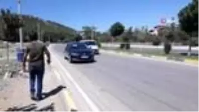 Otomobil elektrik direğine çarptı: 1 yaralı Otomobil elektrik direğine çarptı: 1 yaralı