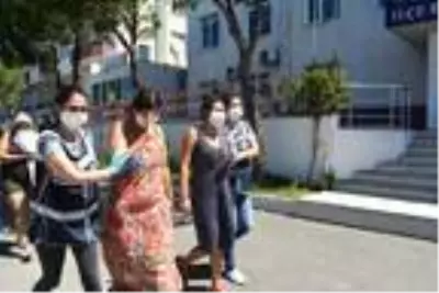 Balıkesir'de plajlara dadanan 5 kişilik hırsızlık çetesi çökertildi Balıkesir'de plajlara dadanan 5 kişilik hırsızlık çetesi çökertildi