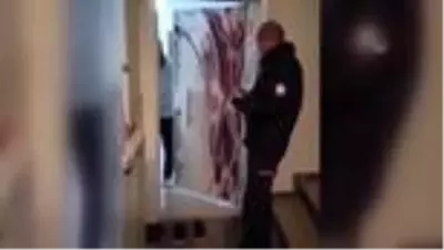 Son dakika haberleri! Şehit polisin pandemi sürecinde ağlayan çocuğa emzik getirmesi Son dakika haberleri! Şehit polisin pandemi sürecinde ağlayan çocuğa emzik getirmesi