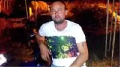 Şişirdiği lastik patlayınca 5 metre savrulan tamirci, feci şekilde can verdi Şişirdiği lastik patlayınca 5 metre savrulan tamirci, feci şekilde can verdi