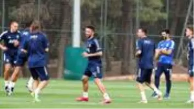Son Dakika: Fenerbahçe'de bir futbolcu ve bir personelin koronavirüs testi pozitif çıktı Son Dakika: Fenerbahçe'de bir futbolcu ve bir personelin koronavirüs testi pozitif çıktı