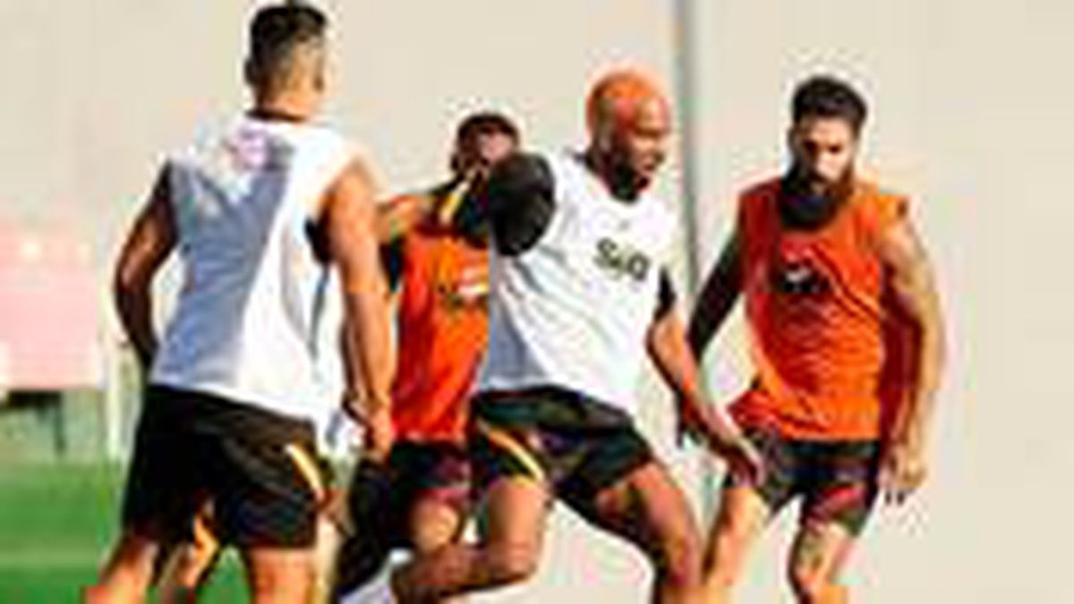 Son Dakika: Galatasaray'da iki futbolcunun koronavirüs testi pozitif çıktı