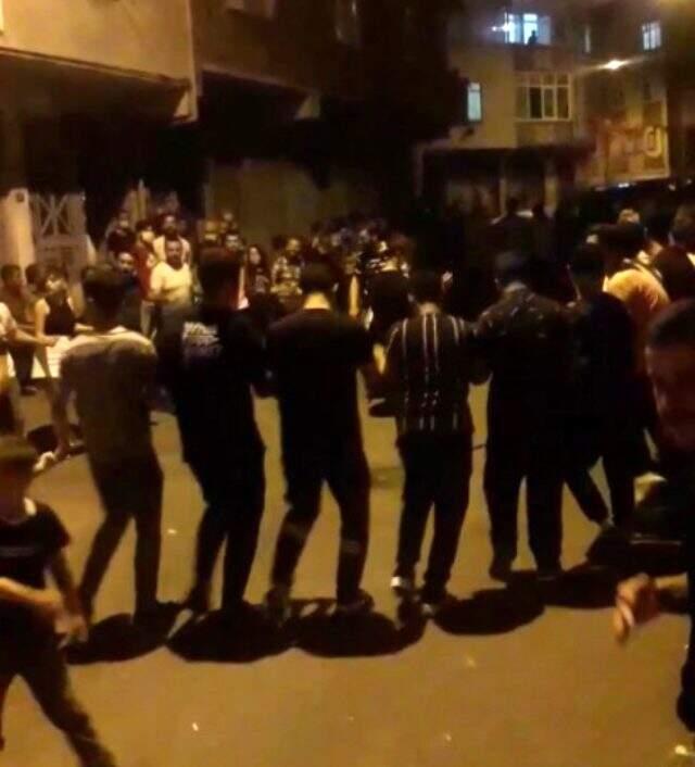 Son Dakika | İstanbul'da asker uğurlamalarında dehşete düşüren görüntüler kamerada Son Dakika | İstanbul'da asker uğurlamalarında dehşete düşüren görüntüler kamerada