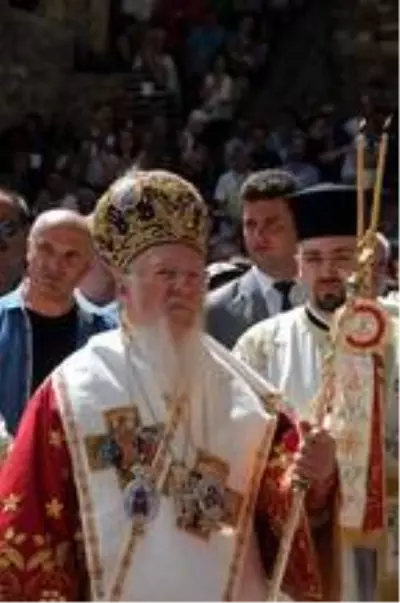 Sümela Manastırı'nda 5 yıl aradan sonra yapılacak ayin için geldiler Sümela Manastırı'nda 5 yıl aradan sonra yapılacak ayin için geldiler