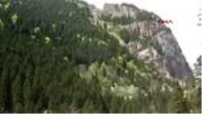 TRABZON Sümela Manastırı'nda 5 yıl aradan sonra ilk kez yapılacak ayine az sayıda turist katılacak TRABZON Sümela Manastırı'nda 5 yıl aradan sonra ilk kez yapılacak ayine az sayıda turist katılacak